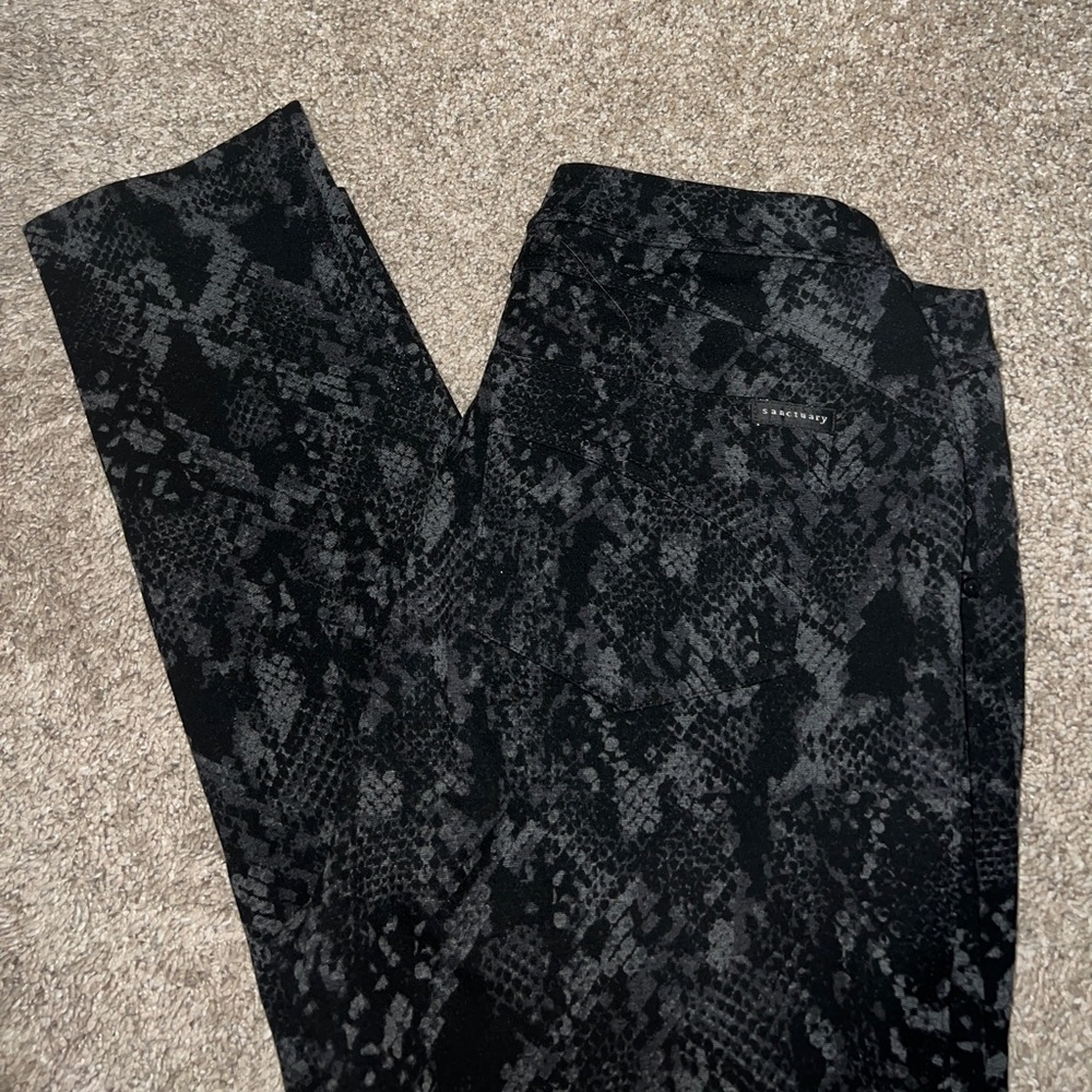 Anthropologie Sanctuary Skinny Snake Print Knit Pant size L